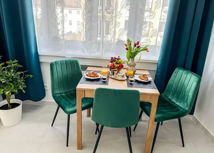 Art Deco In Old Town Apartament